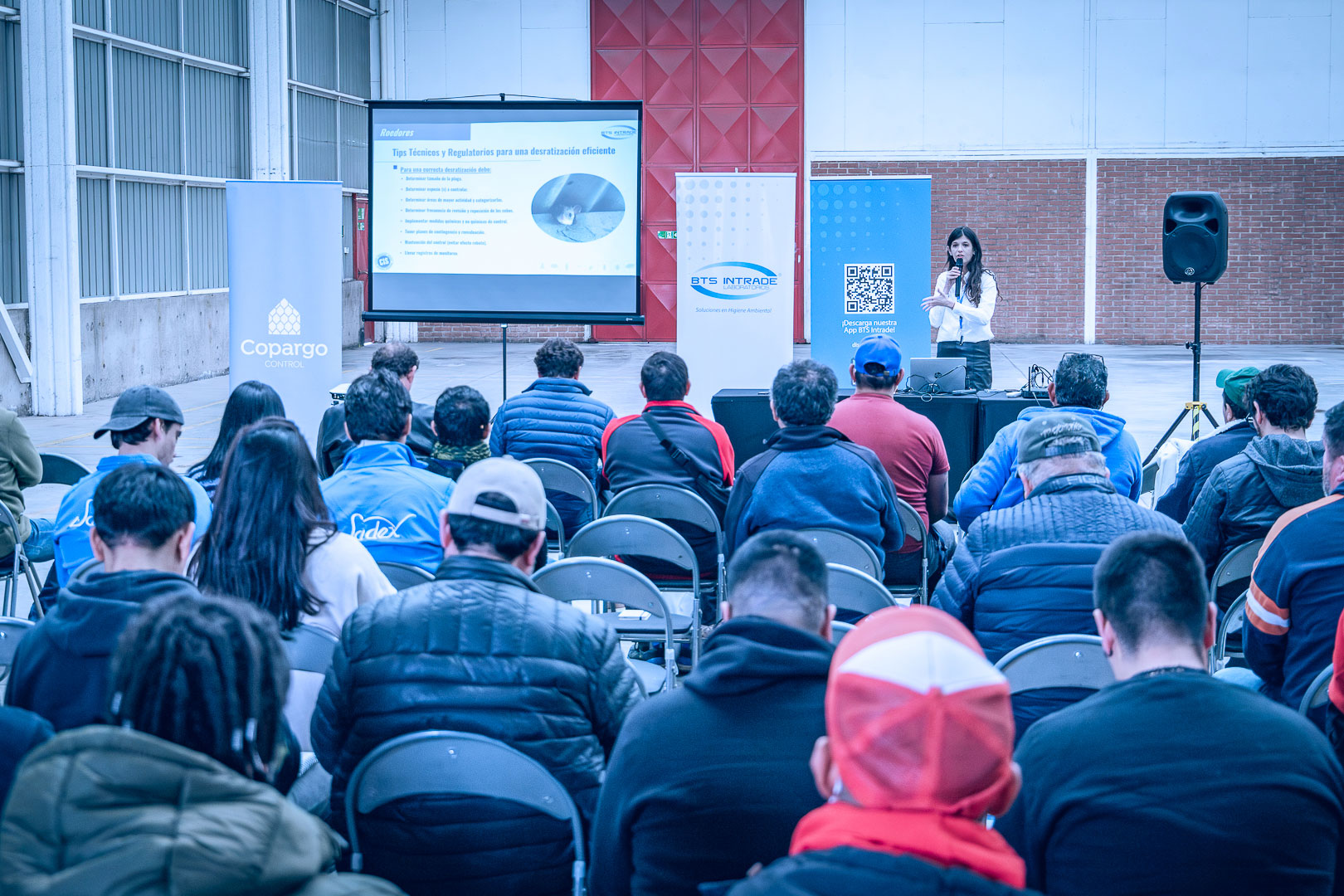 Participantes en la jornada técnica integral para empresas de control de plagas 2024