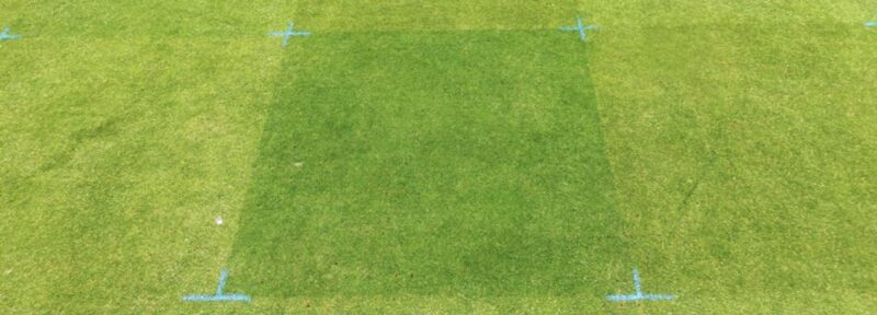 aplicacion de Ryder protector solar y pigmento para césped en un campo de golf